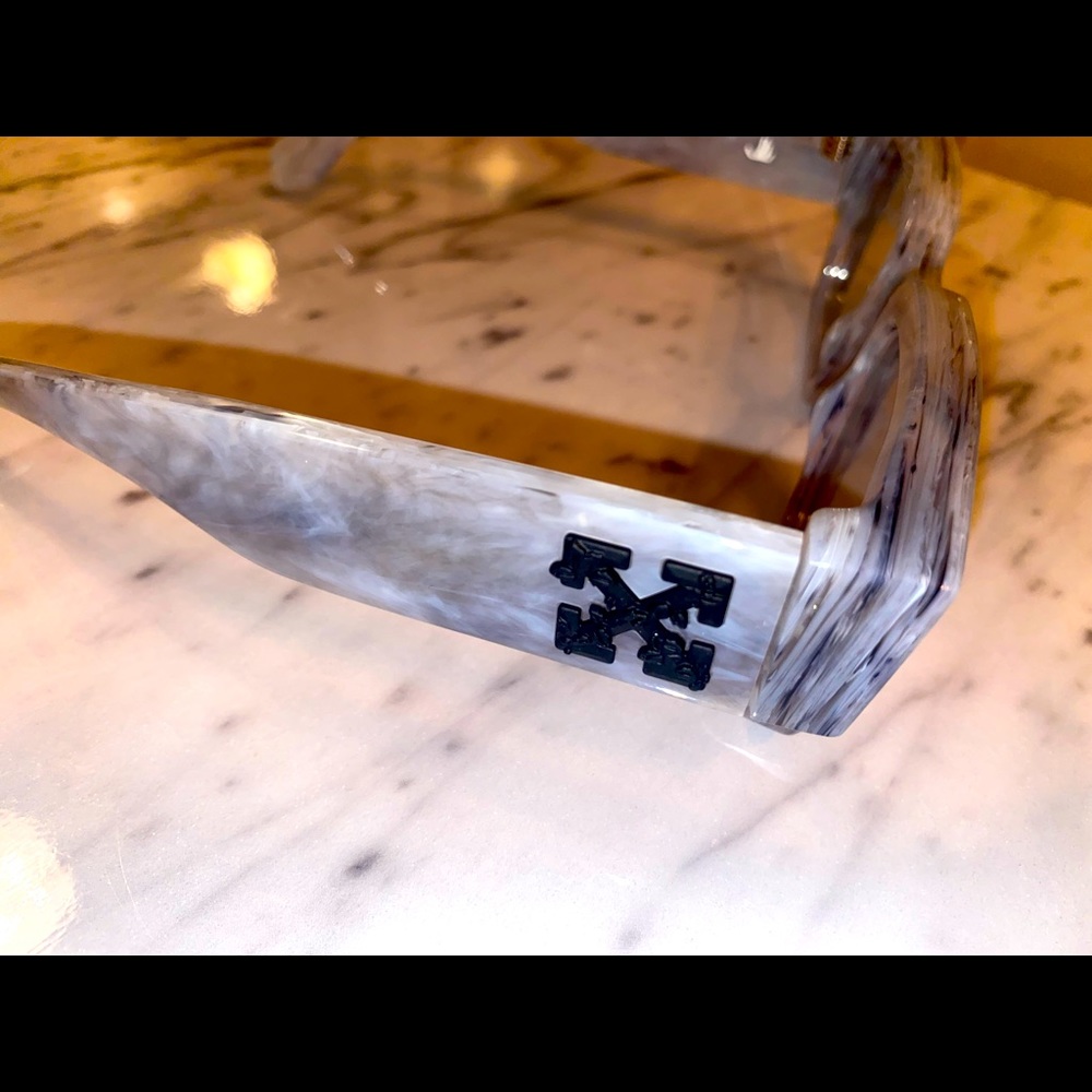 OFF-WHITE Sunglasses